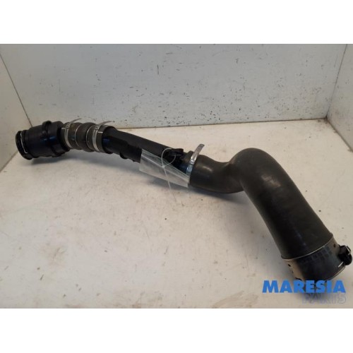 Renault - Clio - Intercooler hose