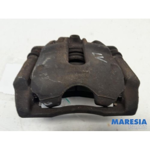 Renault - Clio - Front brake calliper, left