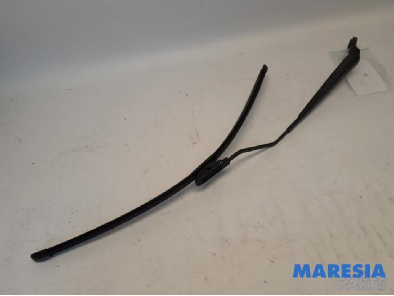 Renault - Clio - Front wiper arm