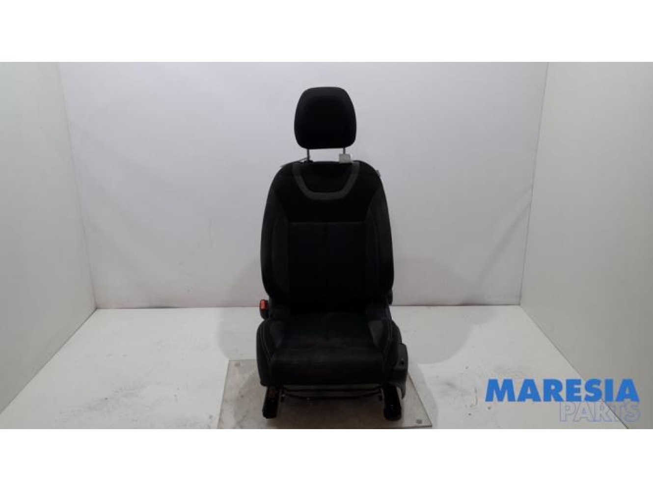 Citroen - C4 - Seat, right