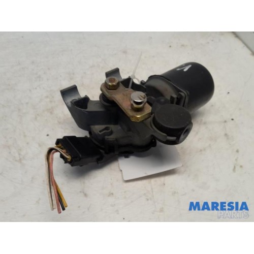 Peugeot - 107 - Front wiper motor