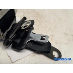 Peugeot - 107 - Insertion ceinture de sécurité arrière droite
