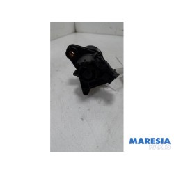 Peugeot - 107 - Tailgate lock mechanism