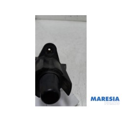 Peugeot - 107 - Tailgate lock mechanism