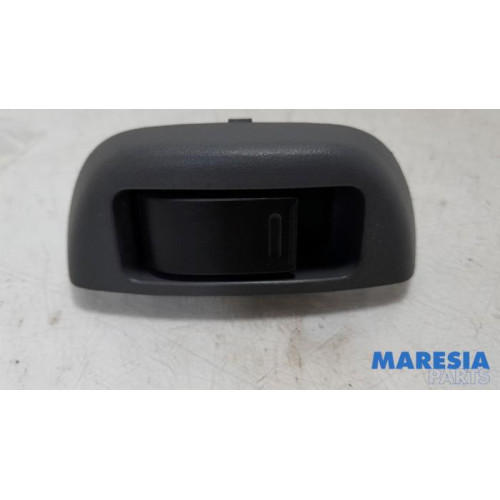 Peugeot - 107 - Electric window switch