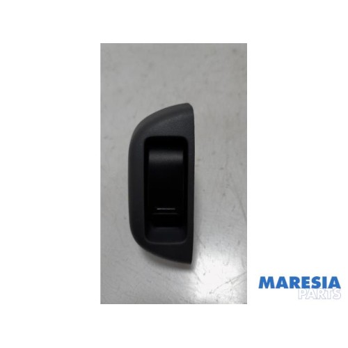 Peugeot - 107 - Electric window switch