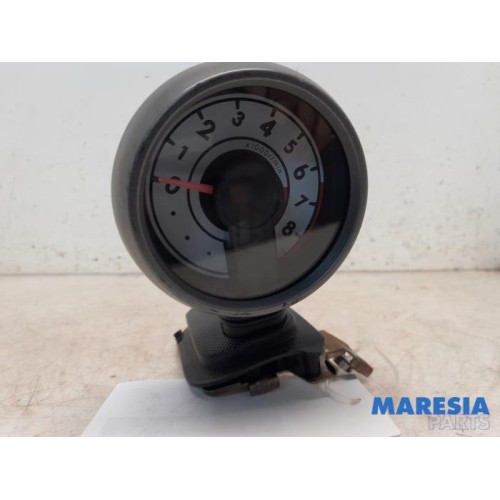 Peugeot - 107 - Tachometer