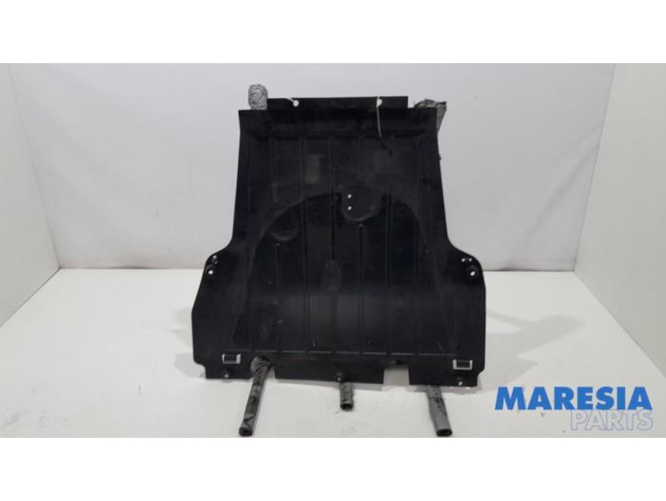 Renault - Clio - Engine protection panel