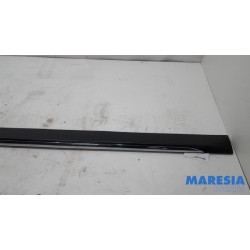 Peugeot - 3008 - Marche-pied (list de couverture) droite