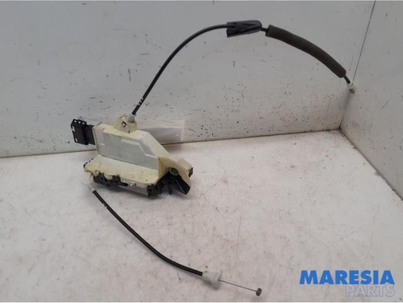Peugeot - 3008 - Door lock mechanism 4-door, front left