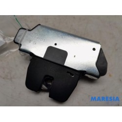 Peugeot - 3008 - Tailgate lock mechanism