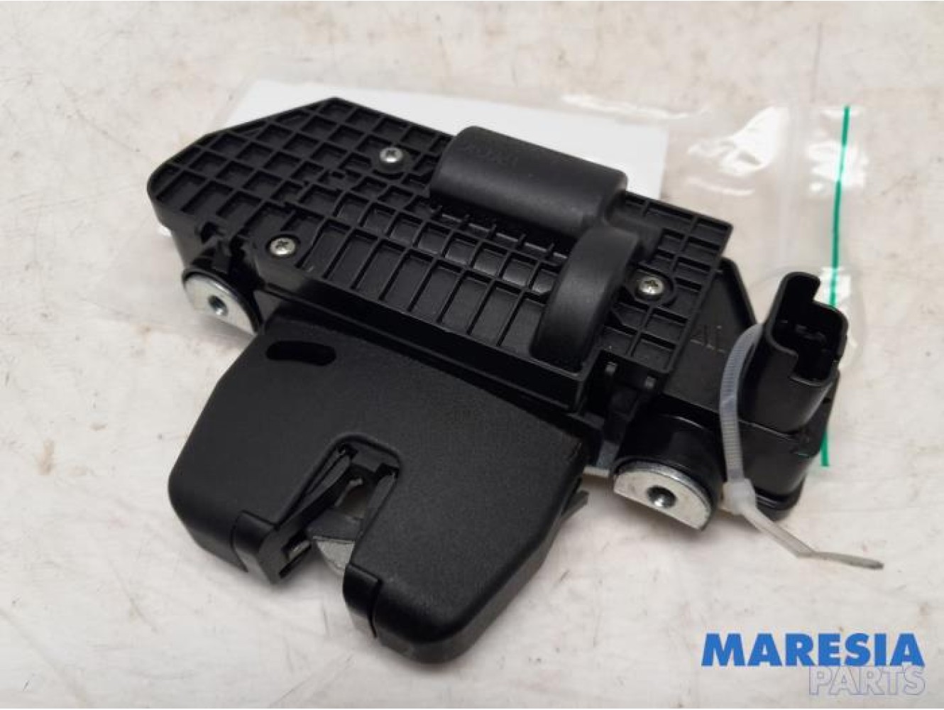 Peugeot - 3008 - Tailgate lock mechanism