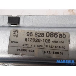 Peugeot - 3008 - Rear door window mechanism 4-door, right