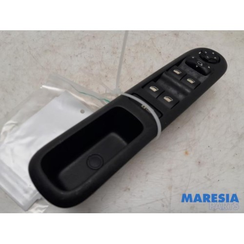 Peugeot - 3008 - Multi-functional window switch
