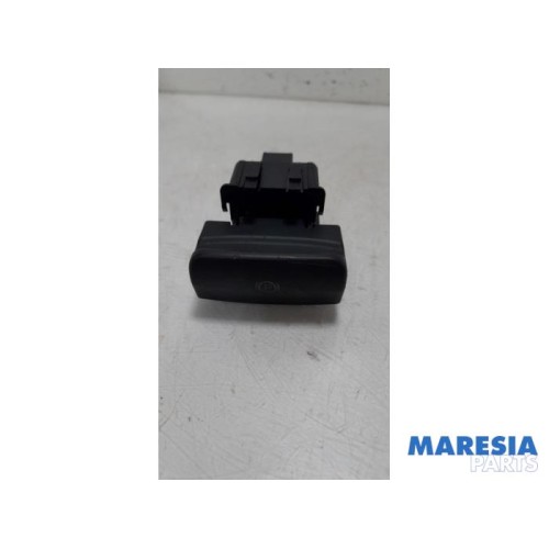 Peugeot - 3008 - Parking brake switch