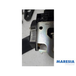Renault - Clio - Front seatbelt, right