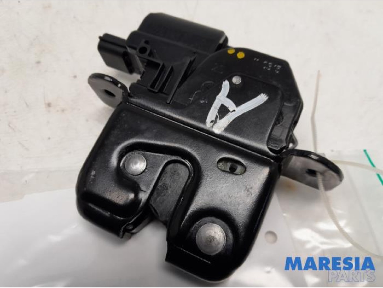 Renault - Twingo - Tailgate lock mechanism
