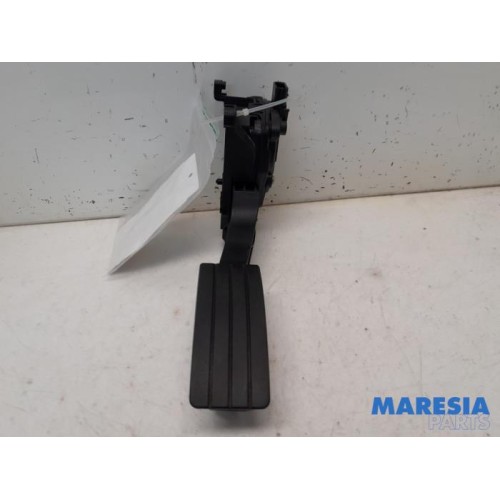 Renault - Twingo - Accelerator pedal