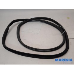 Peugeot - 3008 - Rear door seal 4-door, right