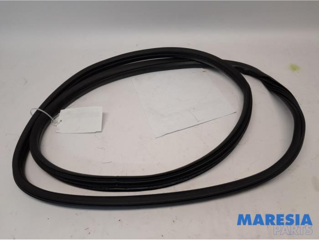 Peugeot - 3008 - Rear door seal 4-door, right