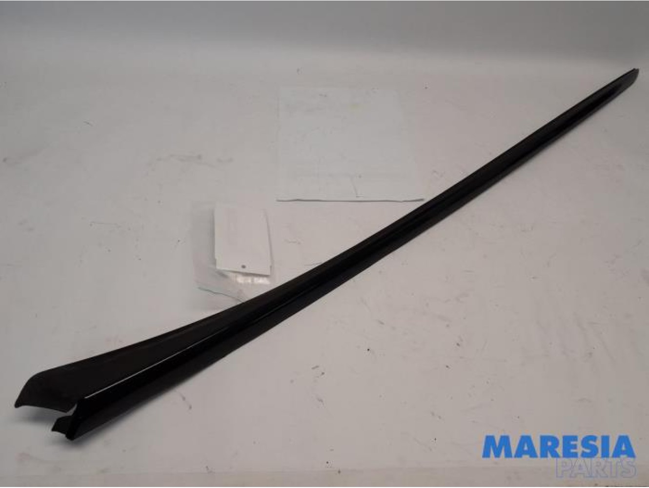 Peugeot - 3008 - Frontscreen frame