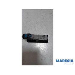Renault - Twingo - Schakelaar achterklep