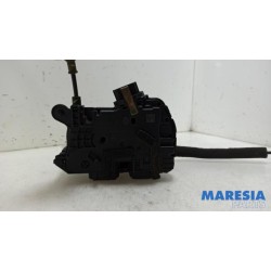 Renault - Clio - Rear door mechanism 4-door, right