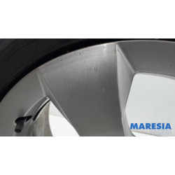 Peugeot - 3008 - Sportvelgenset + banden