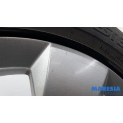 Peugeot - 3008 - Sportvelgenset + banden