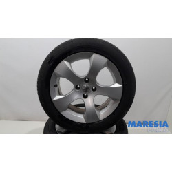 Peugeot - 3008 - Sportvelgenset + banden