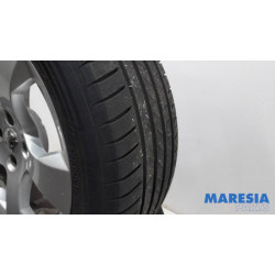 Peugeot - 3008 - Sportvelgenset + banden