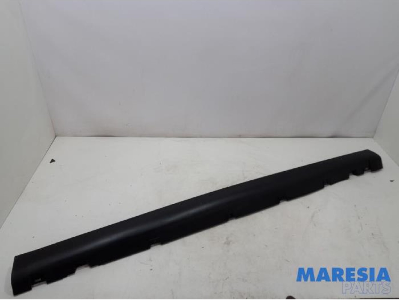 Citroen - C5 - Marche-pied (list de couverture) droite