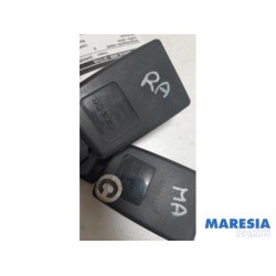 Alfa Romeo - 159 - Rear seatbelt buckle, centre