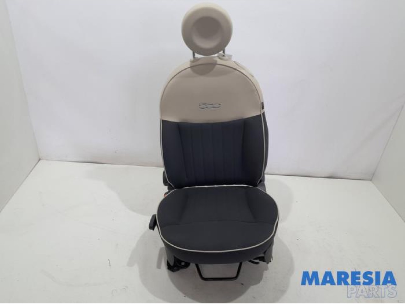 Fiat - 500 - Seat, left