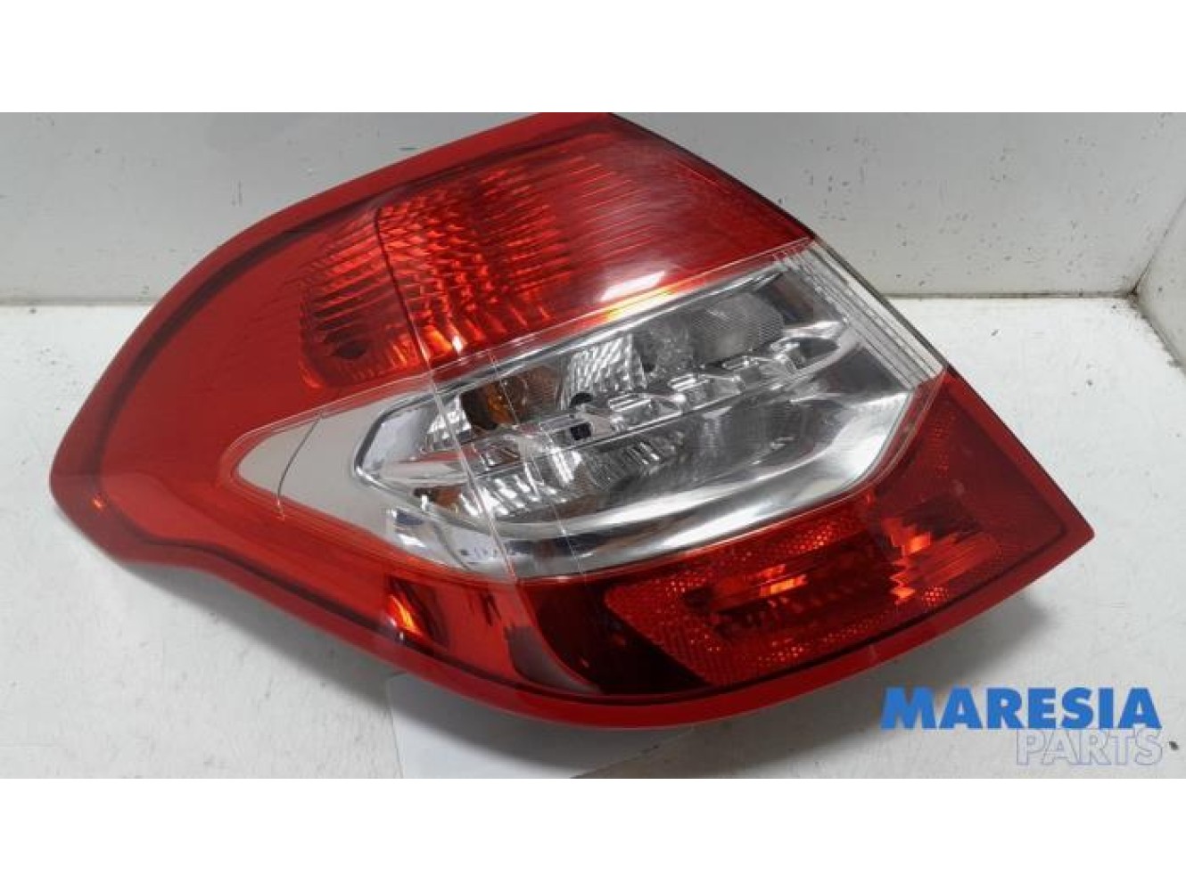 Citroen - C4 - Taillight, left