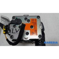 Citroen - C4 - Front seatbelt, left