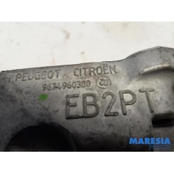 Peugeot - 208 - Engine mount