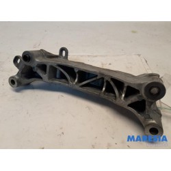 Peugeot - 208 - Engine mount