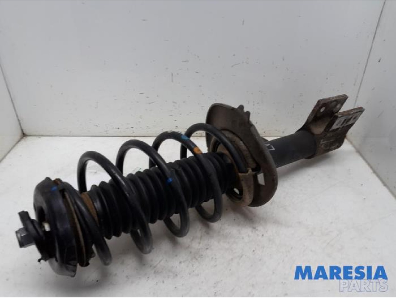 Citroen - C4 - Front shock absorber rod, left
