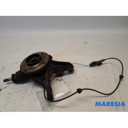 Citroen - C4 - Fusee links-voor