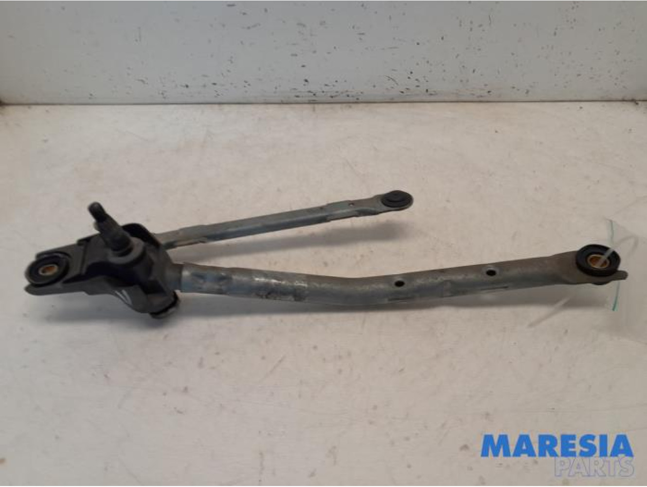 Peugeot - 107 - Wiper mechanism