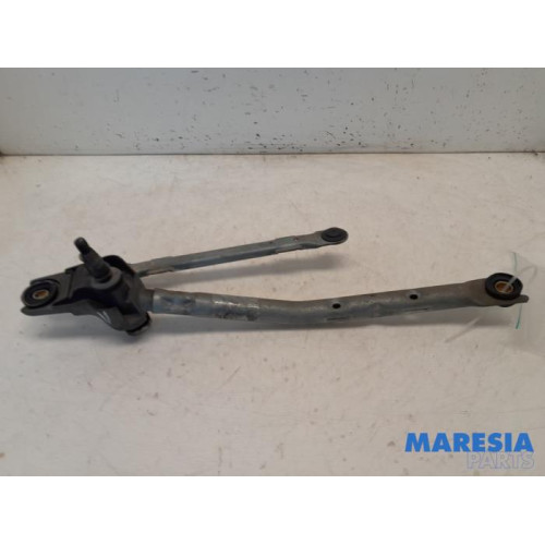 Peugeot - 107 - Wiper mechanism