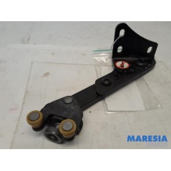 Peugeot - Expert - Sliding door roller, right