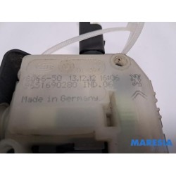 Citroen - C4 - Tank flap lock motor