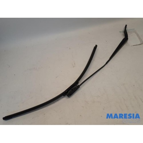 Peugeot - Expert - Front wiper arm