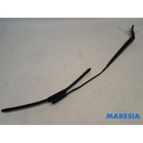 Peugeot - Expert - Front wiper arm