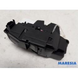 Citroen - C4 - Tailgate lock mechanism