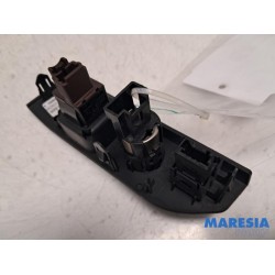 Peugeot - Expert - 12 volt connection