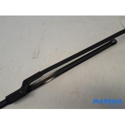 Peugeot - 3008 - Front wiper arm