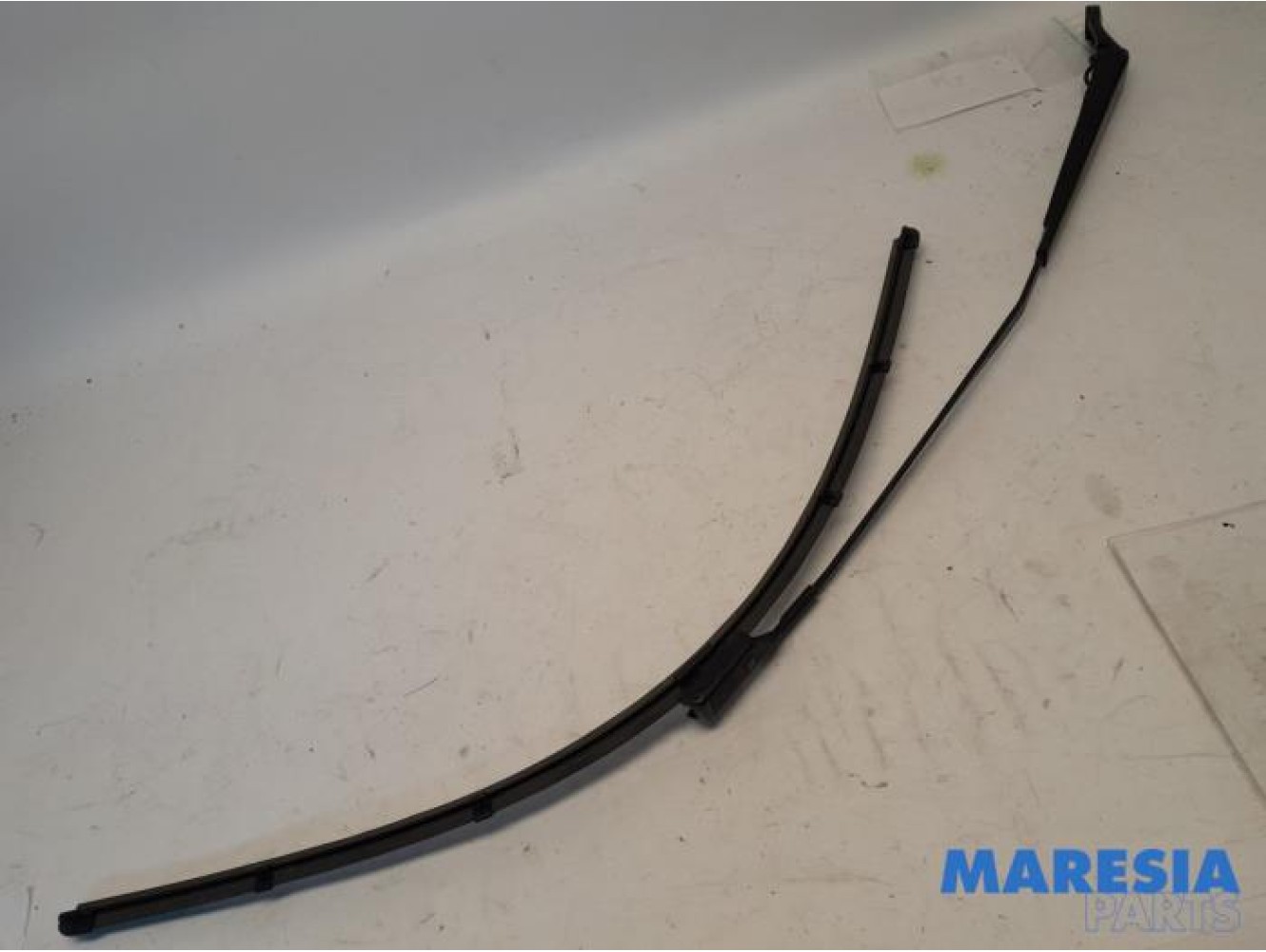 Peugeot - 3008 - Front wiper arm